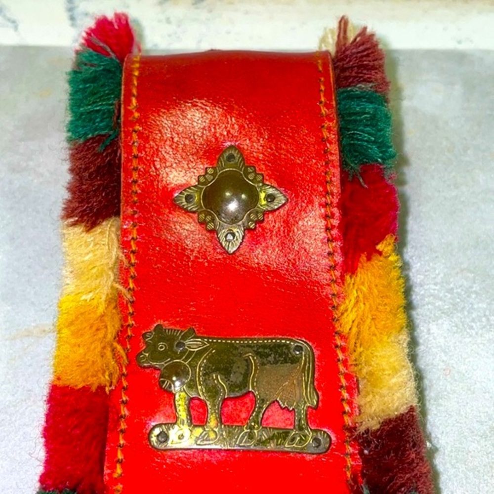 Swiss Cowbell Solid Engraved Brass Embellishments Fringed Leather Strap Vintage - Picture 4 of 8